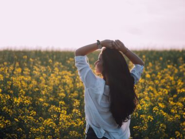 Ser mujer fuerte y feliz. Foto de Bela cheers en Pexels